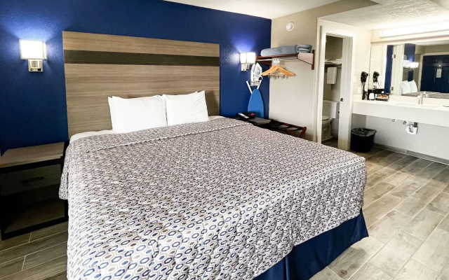 photo 4 of Blue Wave Inn