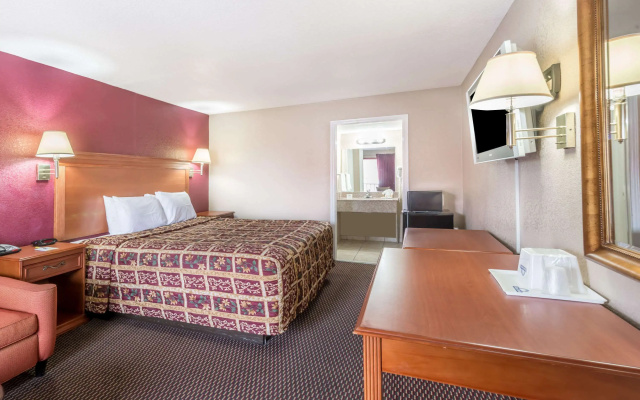 photo 5 of Days Inn by Wyndham San Antonio Splashtown/ATT Center
