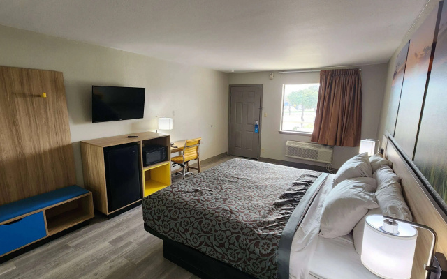 photo 5 of Days Inn by Wyndham San Antonio