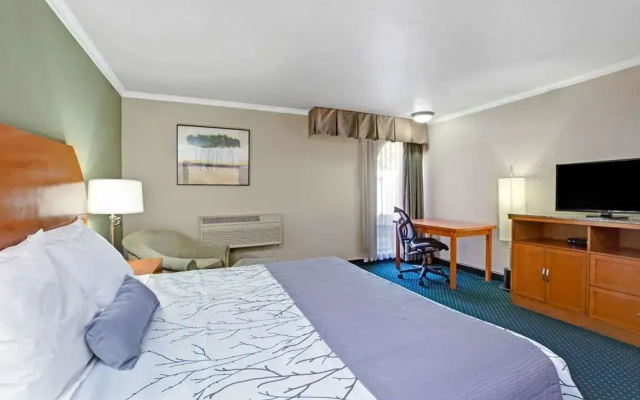 photo 4 of Days Inn San Jose Convention Center