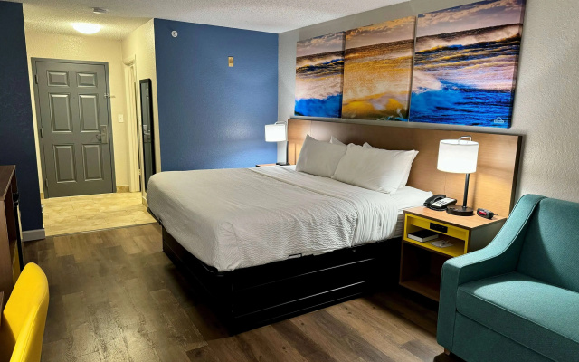 photo 4 of Days Inn by Wyndham Sarasota I-75