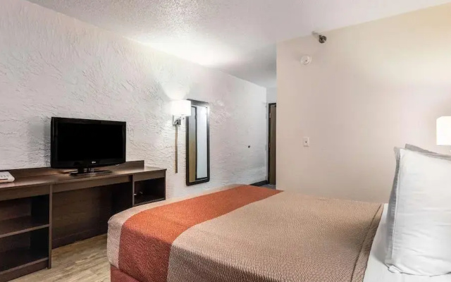 photo 4 of Days Inn Schaumburg/Elk Grove