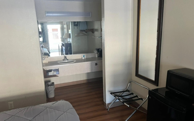 photo 2 of Days Inn by Wyndham Seattle South Tukwila