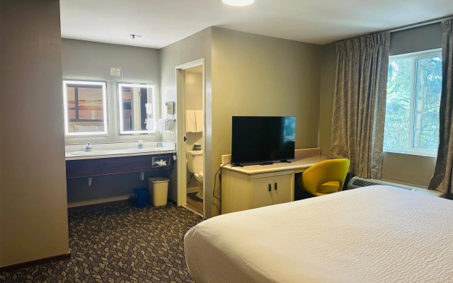 photo 3 of Days Inn by Wyndham Seatac Airport
