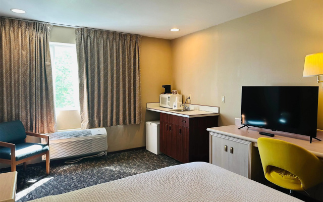 photo 5 of Days Inn by Wyndham Seatac Airport