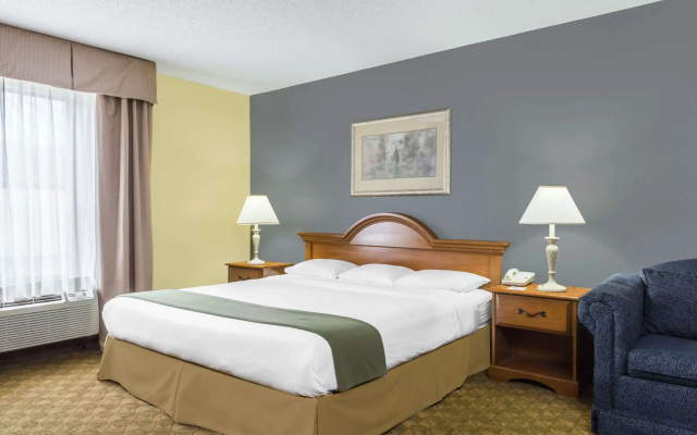 photo 5 of Days Inn by Wyndham Selma