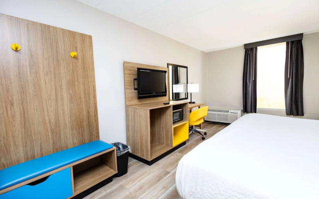 photo 4 of Days Inn by Wyndham Sharonville