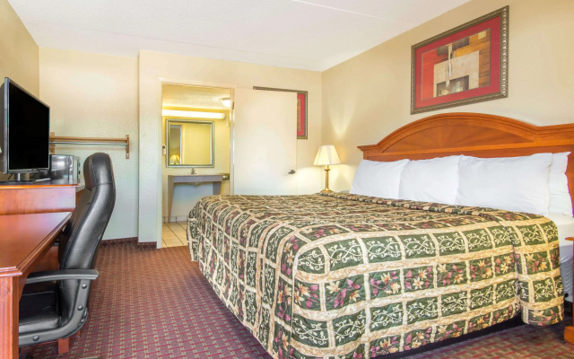 photo 5 of Days Inn by Wyndham Shorter