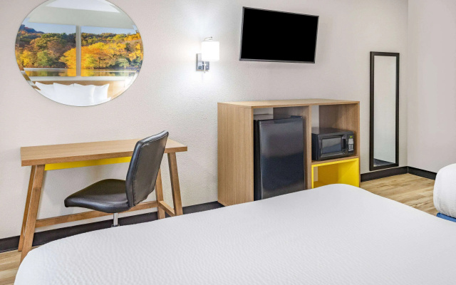 photo 5 of Days Inn by Wyndham Spartanburg Waccamaw