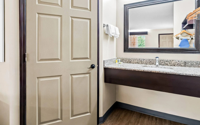 photo 4 of Days Inn by Wyndham Spartanburg
