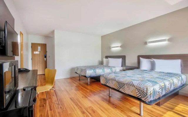 photo 3 of Motel 6 Springfield, OH