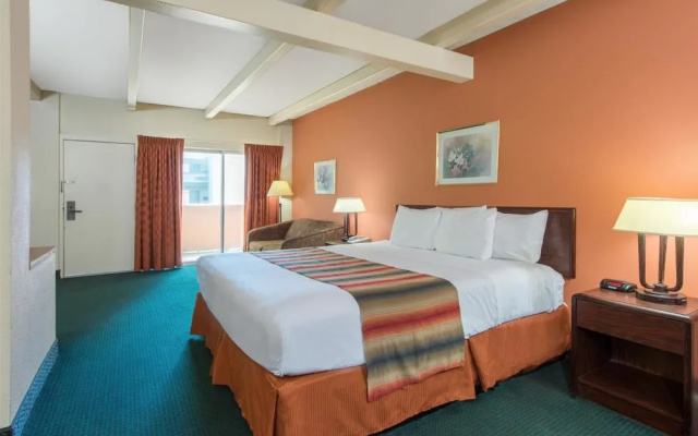 photo 5 of Days Inn St. Louis North
