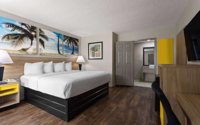 photo 4 of Days Inn by Wyndham St. Petersburg Central