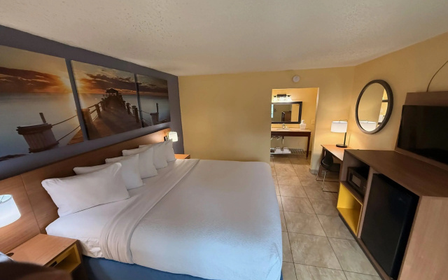photo 5 of Days Inn by Wyndham St. Petersburg / Tampa Bay Area