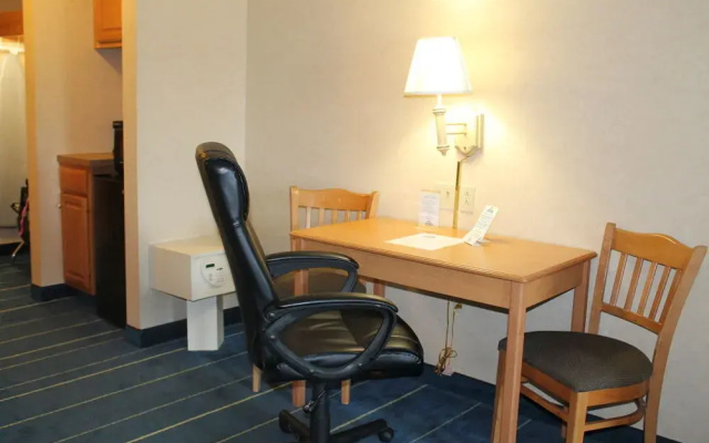 photo 5 of Days Inn & Suites Bridgeport - Clarksburg