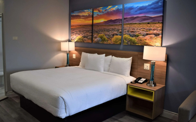 photo 5 of Days Inn & Suites by Wyndham Downtown/University of Houston