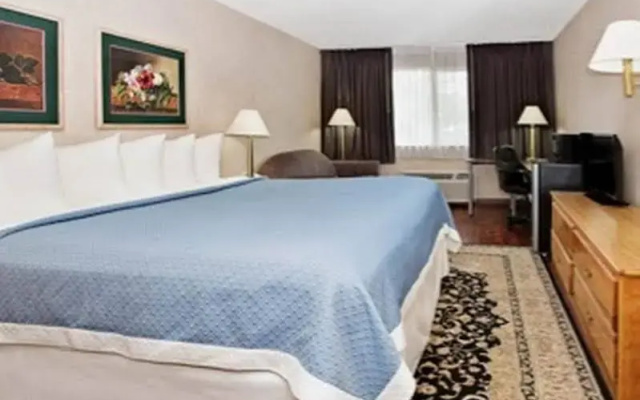 photo 5 of Days Inn & Suites by Wyndham Golden/Denver West