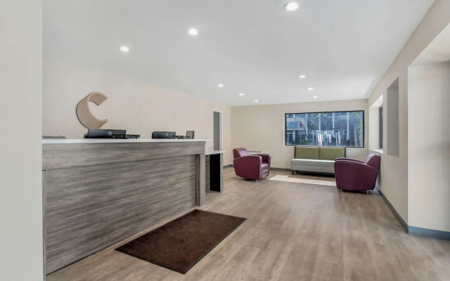 photo 2 of Days Inn & Suites by Wyndham Kansas City Downtown