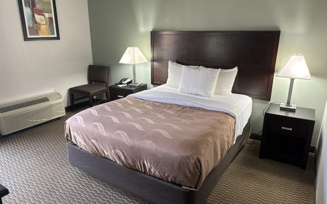 photo 3 of Days Inn & Suites By Wyndham Cincinnati