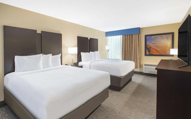 photo 2 of Days Inn & Suites Grand Rapids Near Downtown