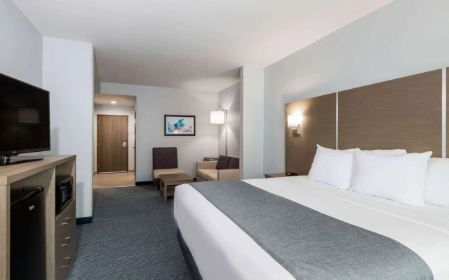 photo 5 of Days Inn & Suites by Wyndham Houston NW Cypress
