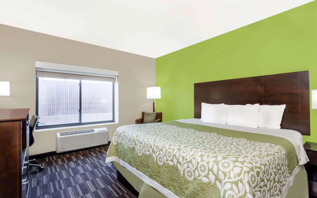 photo 4 of Days Inn & Suites by Wyndham Jamaica JFK Airport