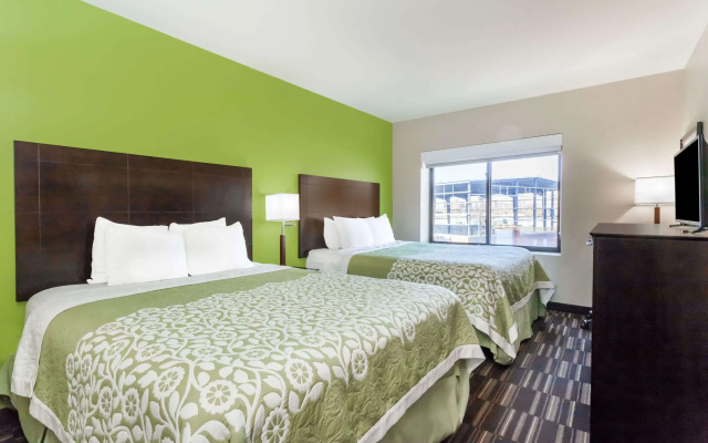 photo 5 of Days Inn & Suites by Wyndham Jamaica JFK Airport