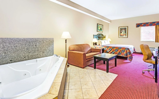 photo 5 of Days Inn & Suites by Wyndham Jeffersonville IN
