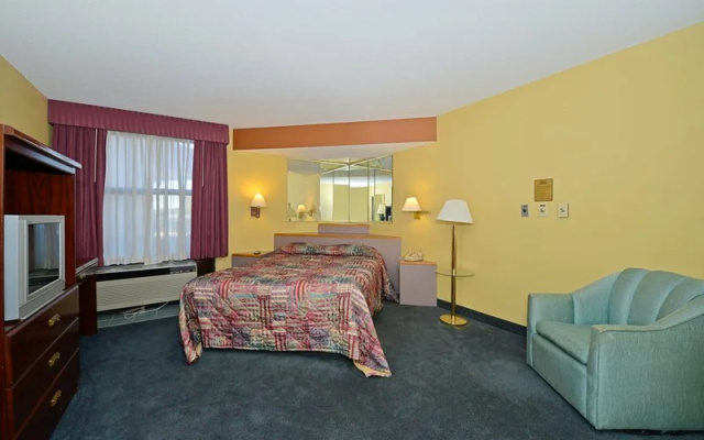 photo 4 of Days Inn & Suites By Wyndham Kalamazoo