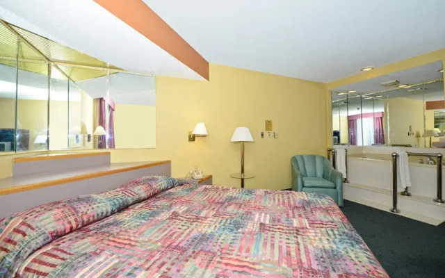 photo 5 of Days Inn & Suites By Wyndham Kalamazoo