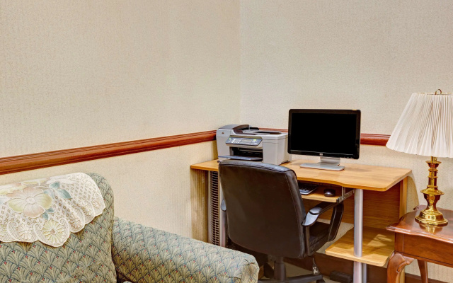 photo 4 of Days Inn & Suites by Wyndham Louisville SW