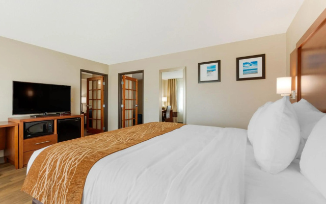 photo 5 of Comfort Inn & Suites Milford