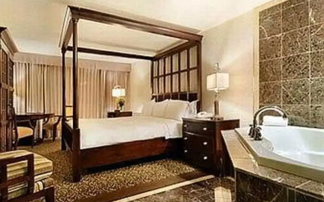 photo 2 of Days Inn & Suites Milwaukee Airport