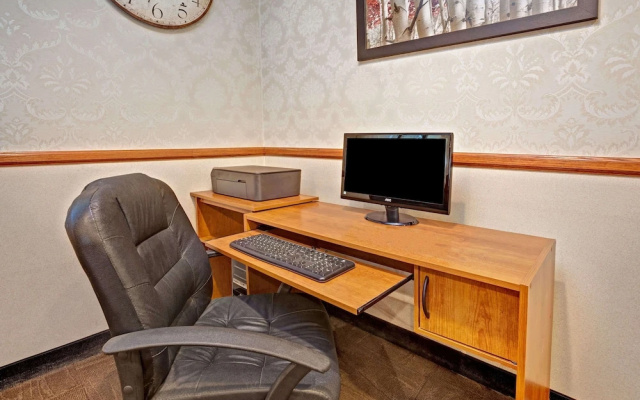 photo 5 of Days Inn & Suites Monroe