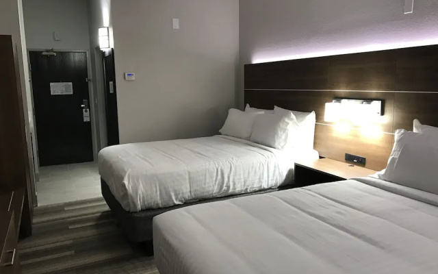 photo 2 of Holiday Inn Express Naples South - I-75