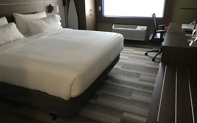 photo 3 of Holiday Inn Express Naples South - I-75