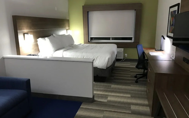 photo 4 of Holiday Inn Express Naples South - I-75