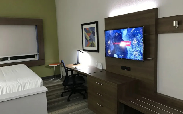 photo 5 of Holiday Inn Express Naples South - I-75