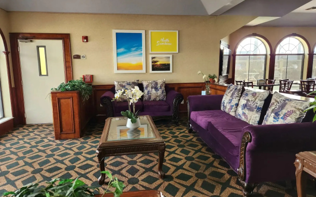 photo 3 of Days Inn  Suites by Wyndham Pasadena