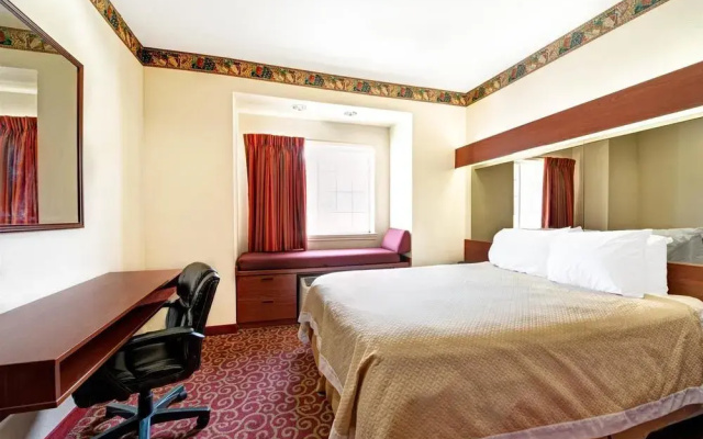 photo 5 of Days Inn & Suites Plano Medical Center/Dallas