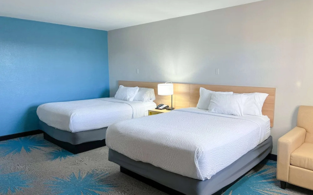 photo 3 of Days Inn & Suites By Wyndham Santa Rosa