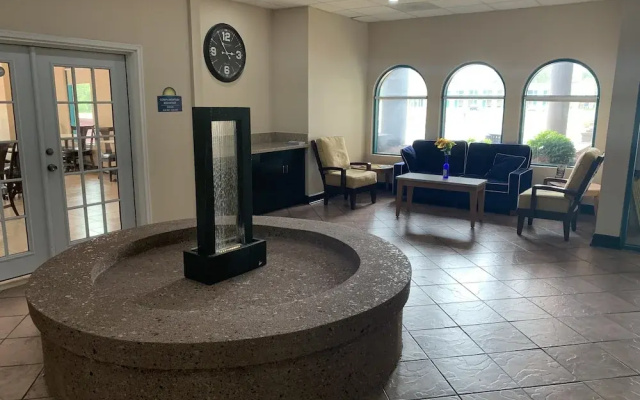 photo 2 of Days Inn & Suites by Wyndham Savannah Gateway I 95 And 204