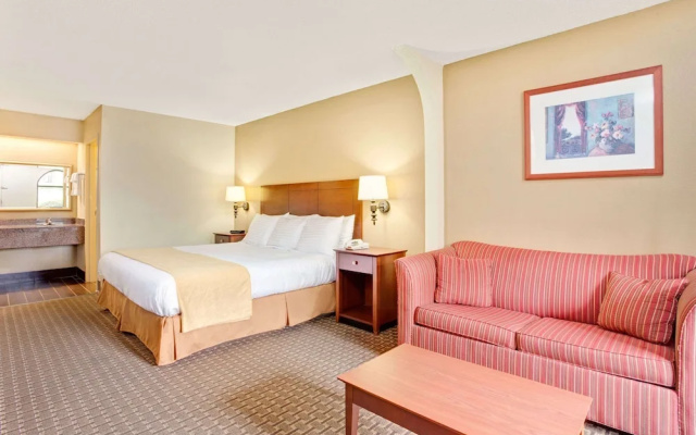 photo 3 of Days Inn & Suites By Wyndham Stockbridge South Atlanta