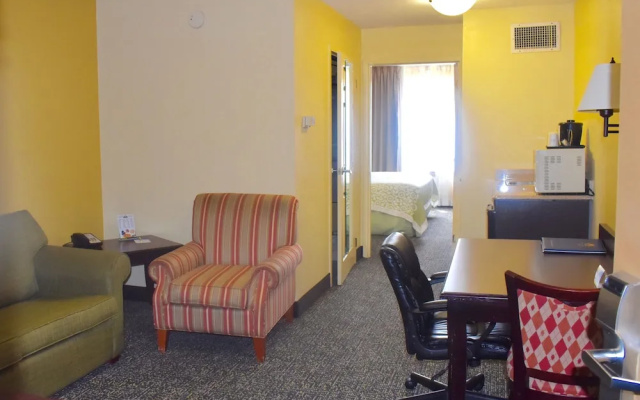 photo 3 of Days Inn & Suites Tucker/Northlake