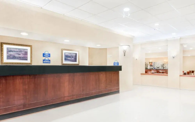 photo 2 of Days Inn & Suites York