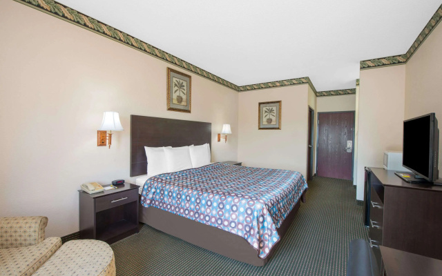 photo 4 of Days Inn by Wyndham Sullivan