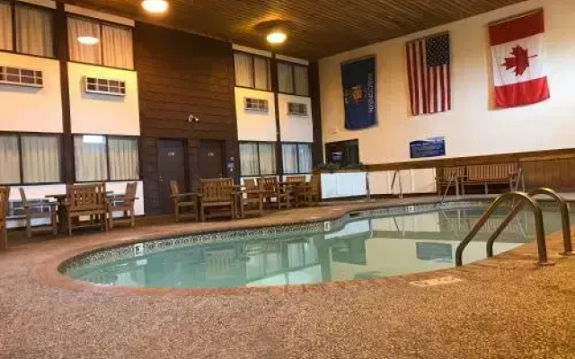 photo 4 of Superior Inn