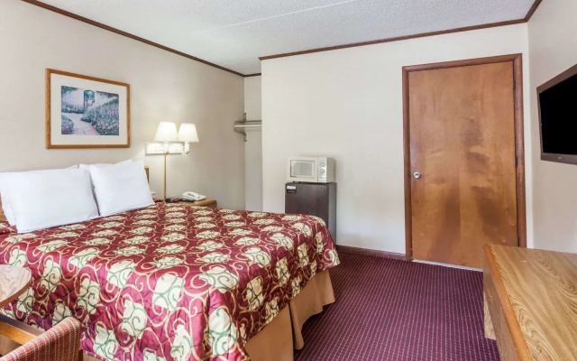 photo 4 of Serenity Inn