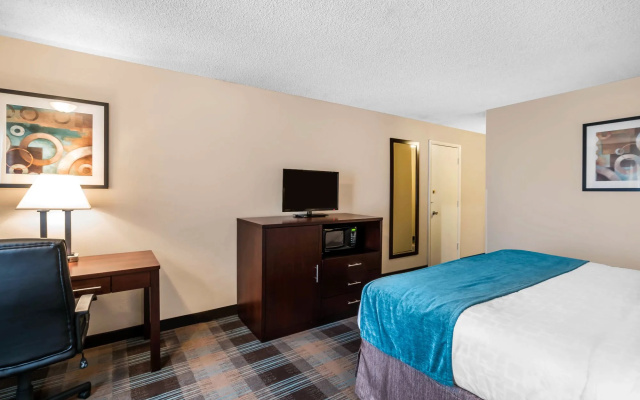 photo 4 of Clarion Inn near JBLM