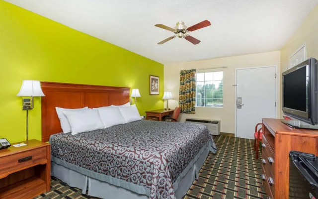 photo 4 of Days Inn Trenton